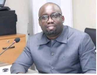 Professeur Arthur Banga